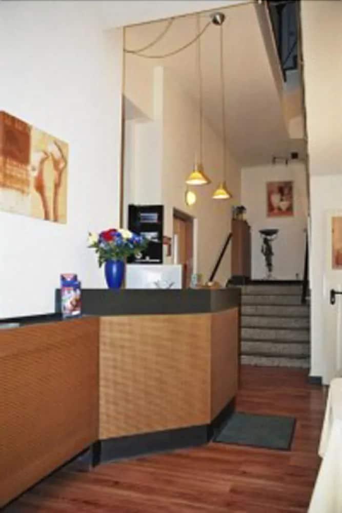 Hotel Lilienhof Hamburg Exterior foto